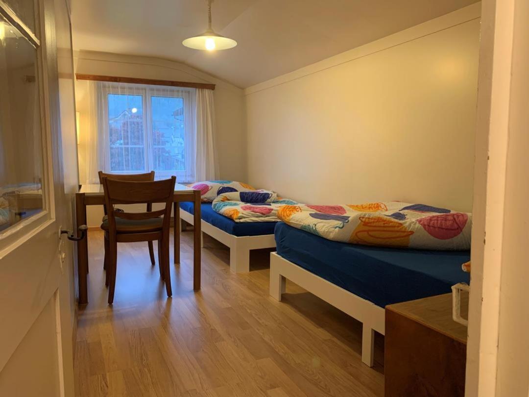 Revier Grosi'S Art Apartment Netstal Екстериор снимка